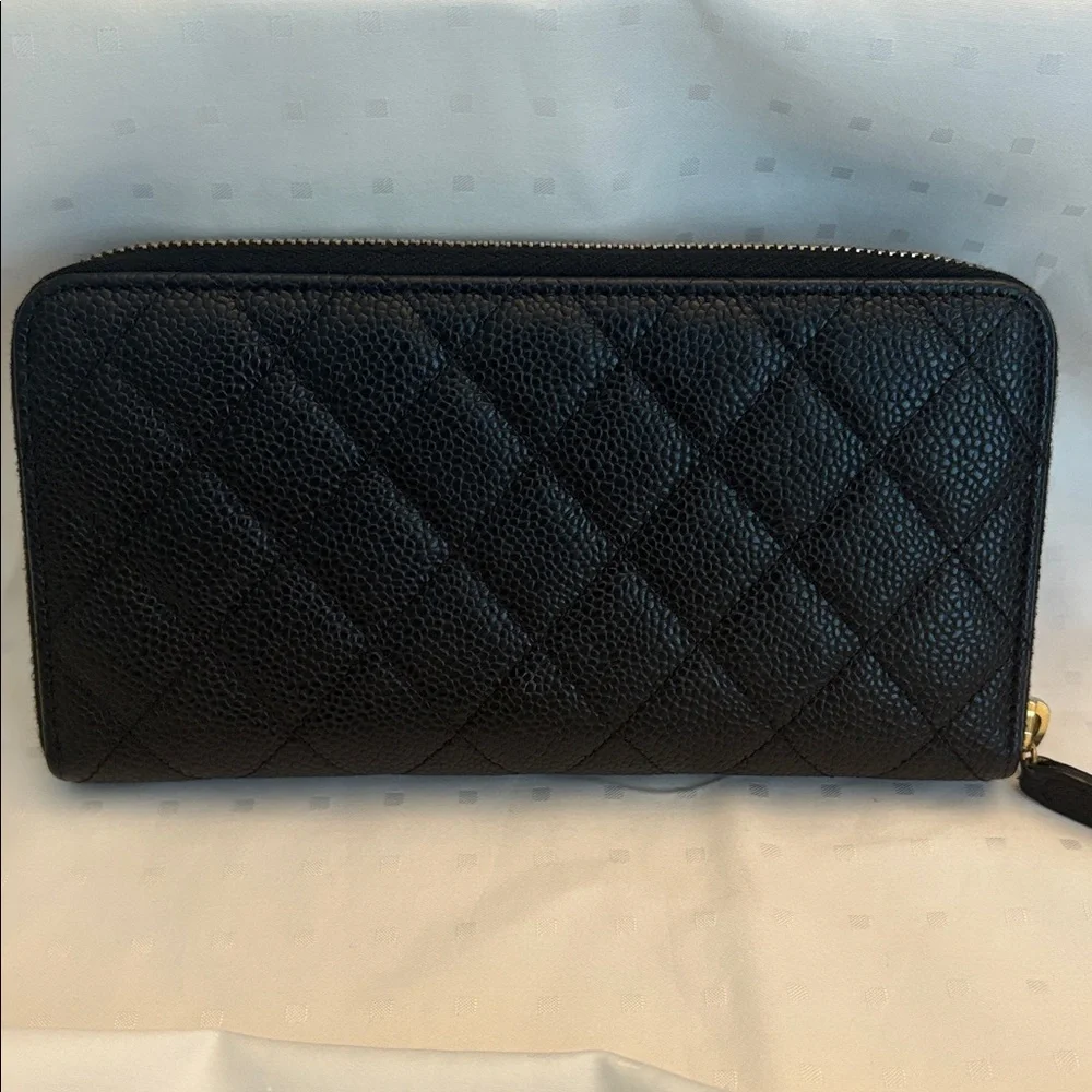 Chanel Black Caviar Leather Zip Wallet with Original COA (EUC) 🖤🖤🖤 - Picture 4 of 16